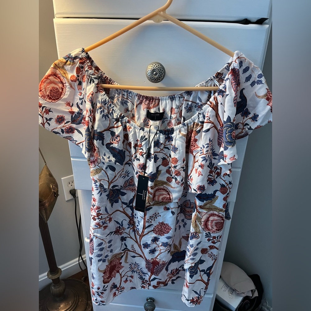 NWT- Tahari Floral Off-Shoulder Blouse Floral Top